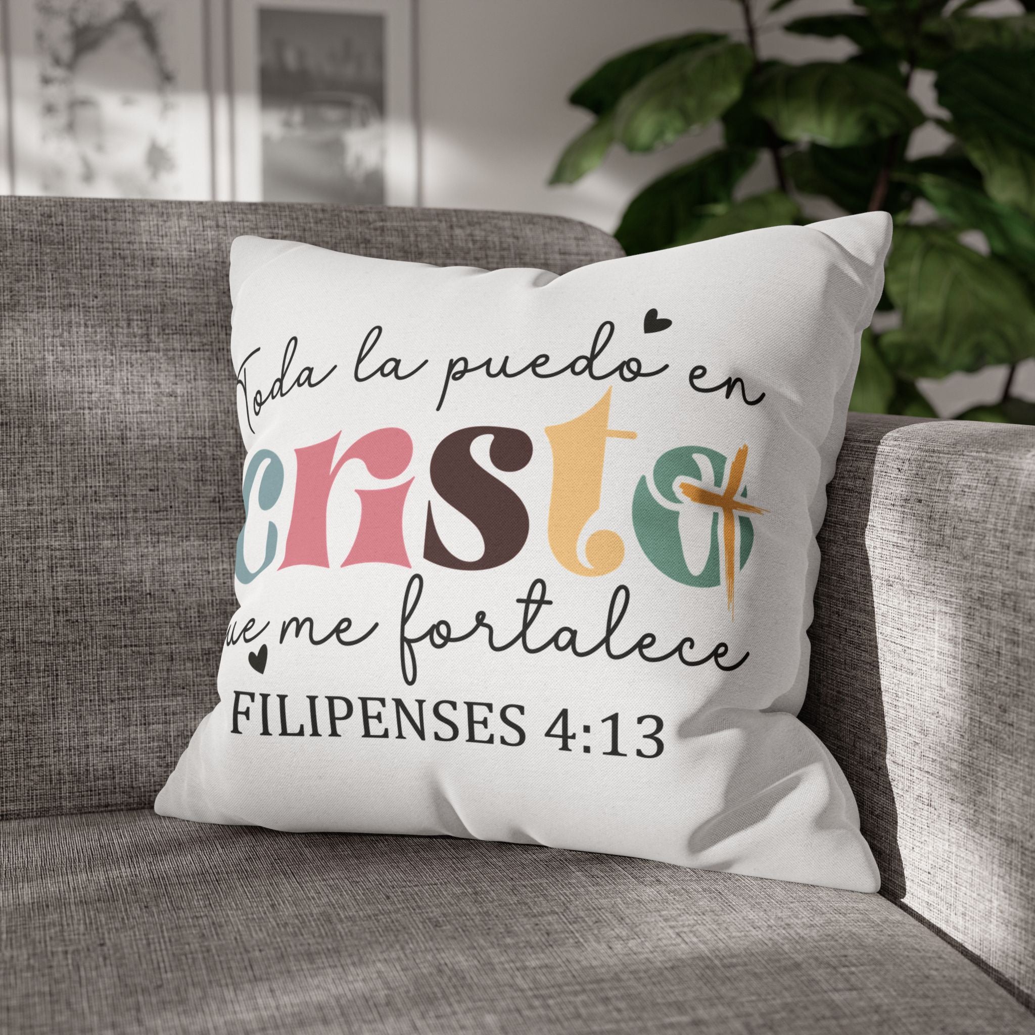 Christian throw pillow cover with Philippians 4:13 inspirational design in Spanish, perfect for home decor.